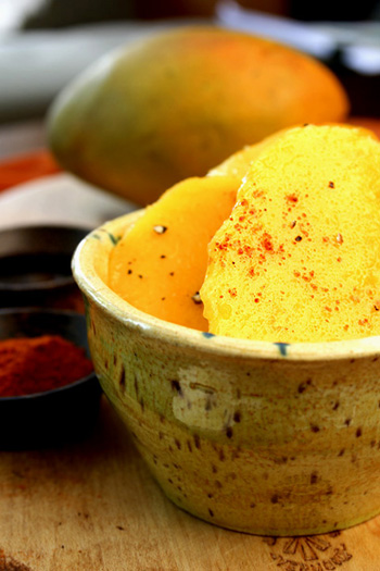 Grilled Mango with Balsamic Glaze